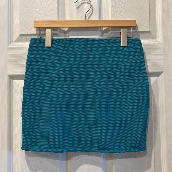 BCBGenerationTextured Pull On Mini Skirt - Picture 9 of 9